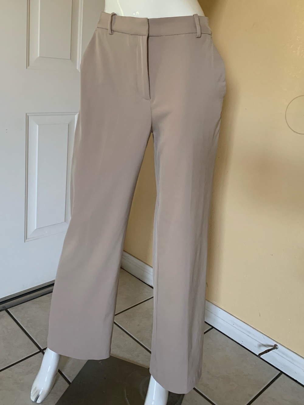 H&M Women's Straight-Leg Tailored Pants in Light Tan